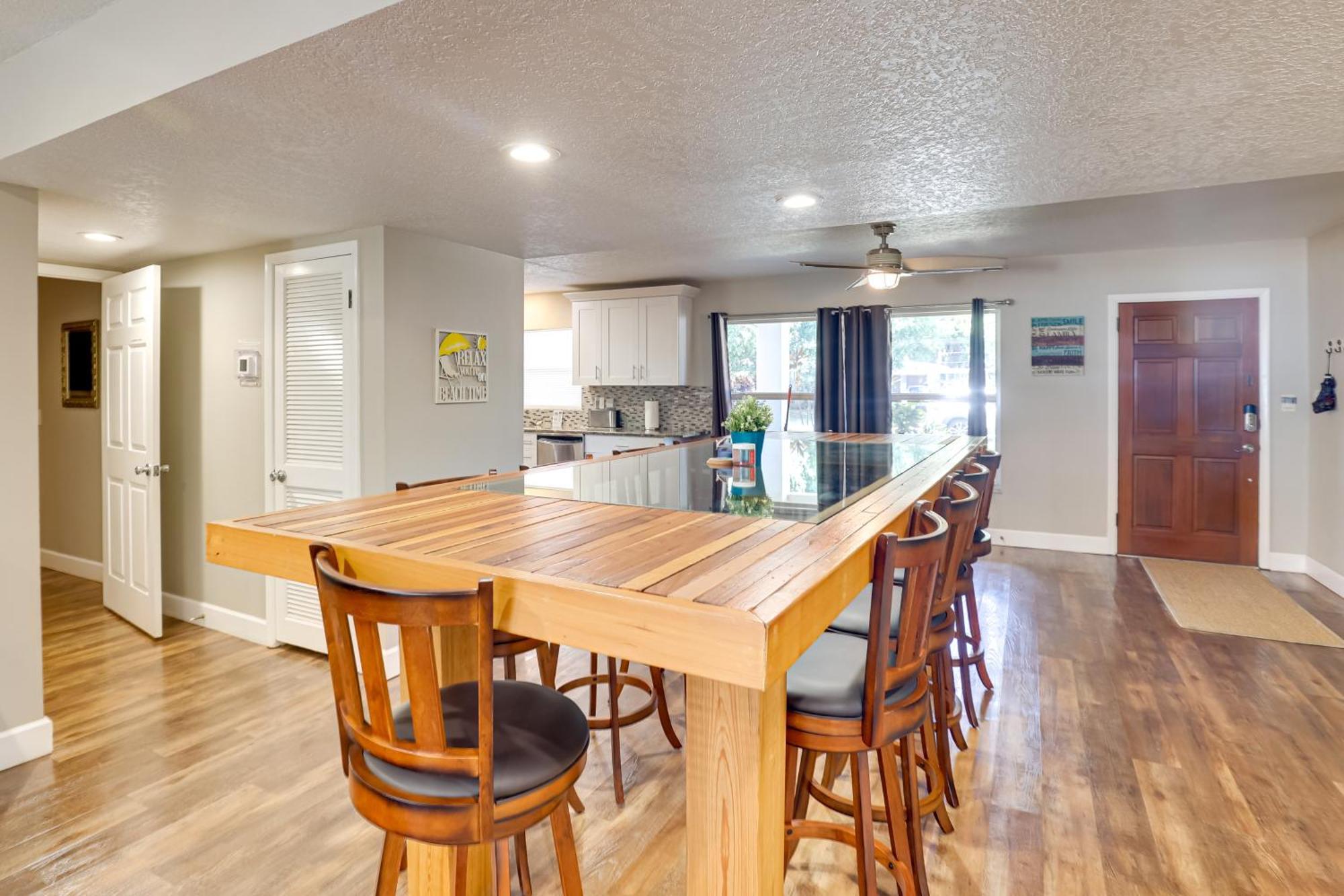 Holiday home Waterfront Gem With Pool, Dock And Lanai In Tampa! *