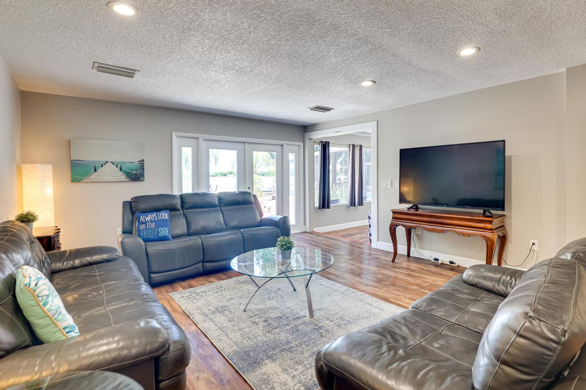 Holiday home Waterfront Gem With Pool, Dock And Lanai In Tampa! Tampa